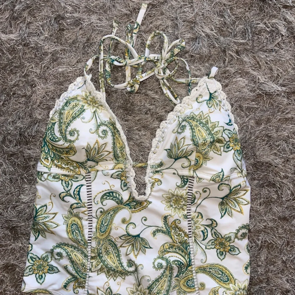 NWT Cupshe Green Paisley One Piece Cheeky Swimsuit - Picture 4 of 6